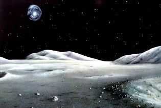 На поверхні Місяця знайшли воду