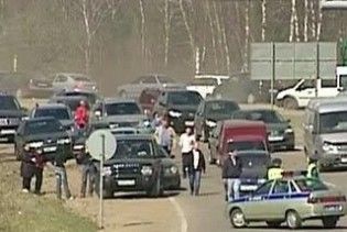Під Москвою зіткнулися автобус і вантажівка, заблокувавши виїзд з міста