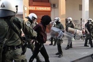 Анархісти влаштували погром у центрі Афін