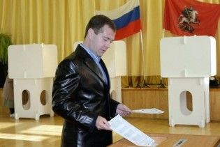 "Єдина Росія" заявила про тотальну перемогу на виборах