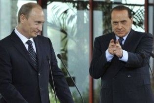 Берлусконі скасував зустріч з королем Йордані, щоб погуляти на вечірці Путіна