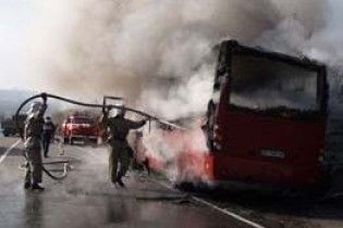У Криму згорів автобус, який перевозив дітей