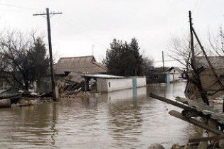 Повінь у Грузії прорвала дамбу та затопила житлові будинки