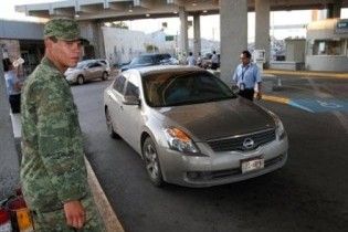 На кордоні Мексики та США розстріляли 15 людей