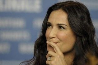 Демі Мур через Twitter запобігла спробі самогубства