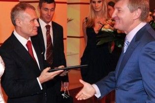 Суркіс запропонував Ахметову зустрітися віч-на-віч