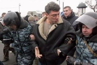 Російського опозиціонера Нємцова звільнили з-під варти