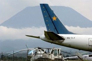 У Конго пасажирський літак приземлився на вулканічну лаву