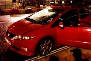 Лондонські поліцейські підірвали неправильно припаркований спорткар