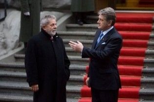 Ющенко підписав безвізовий режим із Бразилією