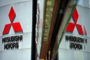 Peugeot Citroen купує половину Mitsubishi