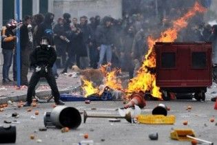До парламенту Греції рухаються п'ять тисяч демонстрантів