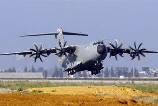 Лайнер Airbus A400M вперше піднявся в повітря