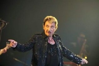 Рок-музикант Джонні Холлідей вийшов зі штучної коми