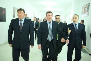 Шуфрич вдарив Луценка в обличчя