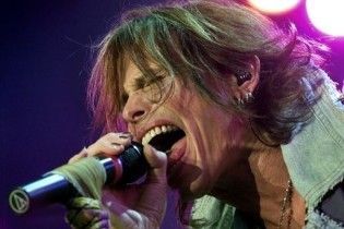 Після лікування Стівен Тайлер повернеться у Aerosmith