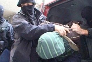 Неонацисти викрали символ Освенцима, щоб оплатити теракти