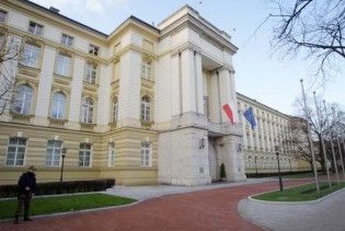 Директор канцелярії прем'єра Польщі скоїв самогубство