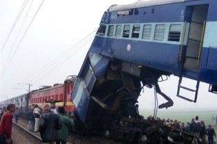 В Індії зіткнулися шість потягів