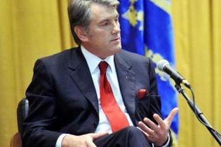 Ющенко порадив журналістці їхати в Москву з її запитаннями