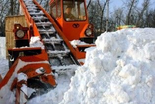 Через негоду призупинено роботу аеропортів "Київ" та "Харків"