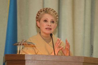 Тимошенко звинуватила ПР в рейдерському захопленні заводу в Харкові