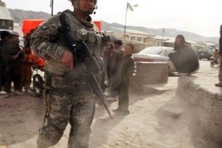 Смертник підірвав себе на ринку в Афганістані: десятки загиблих і постраждалих