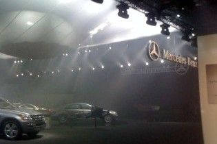 Пожежа на автосалоні в Детройті: кілька тисяч людей евакуювали