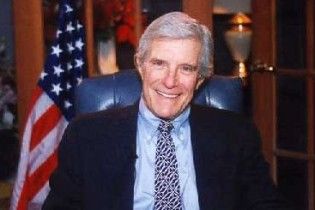 У США помер мультимільйонер - соратник Джорджа Буша