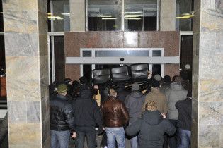 Директор комбінату "Україна "скаржиться, що його переслідує чорний джип