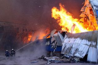 Під час пожежі на луганському комбінаті загинули дві людини