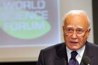 Прем'єр Греції виступив за переобрання чинного 80-річного президента