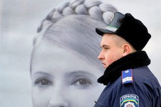 Тимошенко: ПР прибирає Луценка, щоб отримати контроль над міліцією під час другого туру