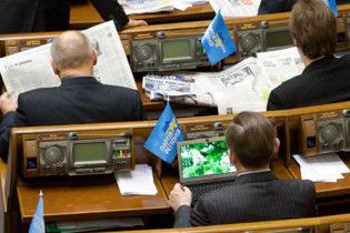 Депутати вирішили попрацювати в Раді додатковий тиждень