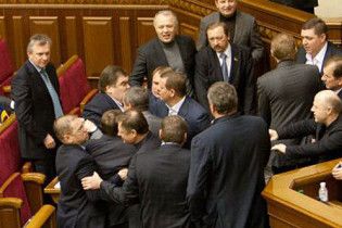 Депутати влаштували в Раді скандал з матюками