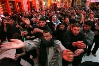 В Іраку підірвали два авто в натовпі паломників