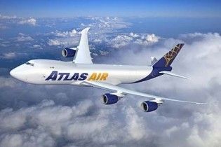 Під час польоту від Boeing 747 відвалився великий шматок фюзеляжу