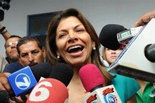 На президентських виборах у Коста-Ріці з великим відривом перемагає жінка