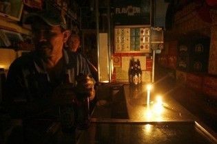 У Каліфорнії не працюють офіси, зупинились тролейбуси, на дорогах - хаос
