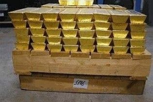 Китай скупив золота на три трильйони доларів