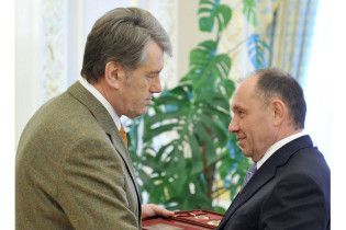 Ющенко дав заступнику Черновецького орден "За заслуги"