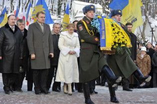 Тимошенко поклала квіти до пам’ятника Невідомому Солдату