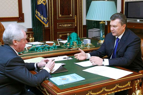 Віктор Янукович, Олександр Медведько