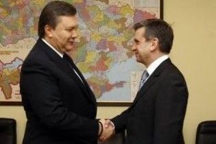 Янукович похвалив Зурабова за вивчення української мови