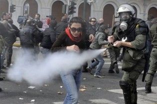 В Афінах масові протести перетворилися на заворушення
