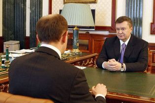 БЮТ: Янукович призначив Яценюка "кишеньковою опозицією"