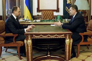 Яценюк передрікає боротьбу суспільства з монополізацією влади