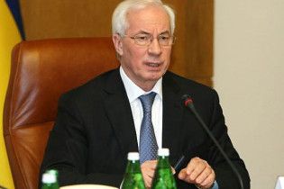 Азаров звільнив податківця Тимошенко