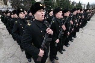Українці не вірять, що армія здатна їх захистити