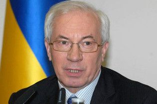 Азаров виведе міністрів на суботник